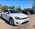 Белый Фольксваген e-Golf, объемом двигателя 0 л и пробегом 125 тыс. км за 9300 $, фото 1 на Automoto.ua