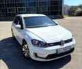 Белый Фольксваген e-Golf, объемом двигателя 0 л и пробегом 92 тыс. км за 12000 $, фото 1 на Automoto.ua