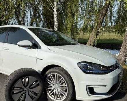 Белый Фольксваген e-Golf, объемом двигателя 0 л и пробегом 140 тыс. км за 9450 $, фото 1 на Automoto.ua