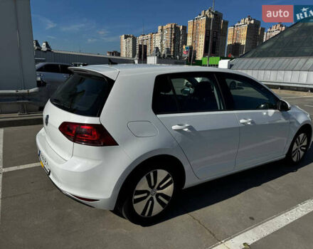 Белый Фольксваген e-Golf, объемом двигателя 0 л и пробегом 88 тыс. км за 8500 $, фото 7 на Automoto.ua