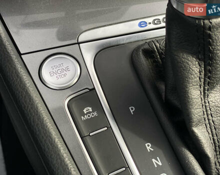 Белый Фольксваген e-Golf, объемом двигателя 0 л и пробегом 132 тыс. км за 9500 $, фото 90 на Automoto.ua