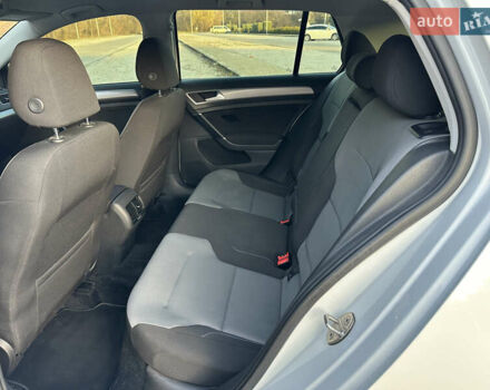 Белый Фольксваген e-Golf, объемом двигателя 0 л и пробегом 92 тыс. км за 7999 $, фото 13 на Automoto.ua