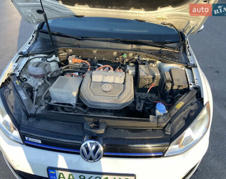 Белый Фольксваген e-Golf, объемом двигателя 0 л и пробегом 113 тыс. км за 9000 $, фото 7 на Automoto.ua