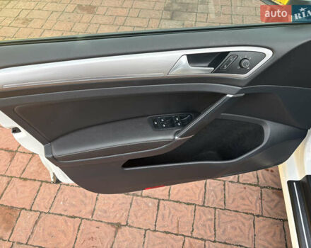 Белый Фольксваген e-Golf, объемом двигателя 0 л и пробегом 110 тыс. км за 8800 $, фото 4 на Automoto.ua