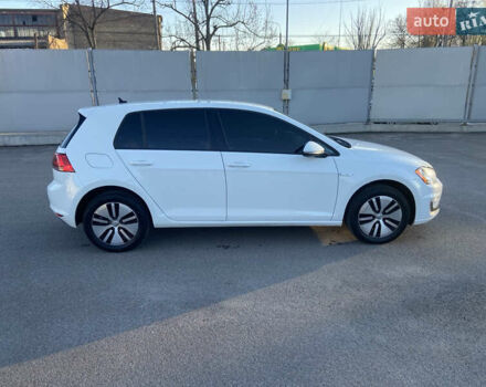 Белый Фольксваген e-Golf, объемом двигателя 0 л и пробегом 113 тыс. км за 9000 $, фото 6 на Automoto.ua