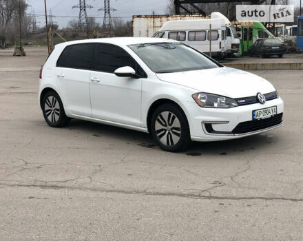 Белый Фольксваген e-Golf, объемом двигателя 0 л и пробегом 107 тыс. км за 10900 $, фото 15 на Automoto.ua