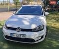 Белый Фольксваген e-Golf, объемом двигателя 0 л и пробегом 62 тыс. км за 11200 $, фото 2 на Automoto.ua