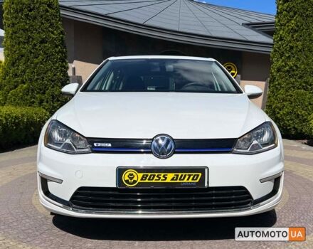 Белый Фольксваген e-Golf, объемом двигателя 24 л и пробегом 77 тыс. км за 10999 $, фото 1 на Automoto.ua