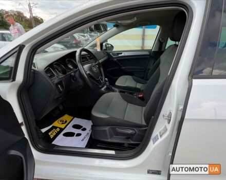 Белый Фольксваген e-Golf, объемом двигателя 24 л и пробегом 130 тыс. км за 11250 $, фото 20 на Automoto.ua