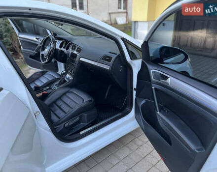 Белый Фольксваген e-Golf, объемом двигателя 0 л и пробегом 103 тыс. км за 11300 $, фото 5 на Automoto.ua