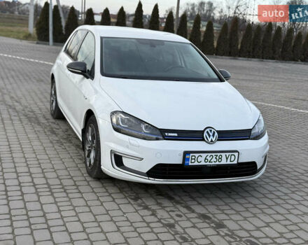 Білий Фольксваген e-Golf, об'ємом двигуна 0 л та пробігом 96 тис. км за 8900 $, фото 11 на Automoto.ua