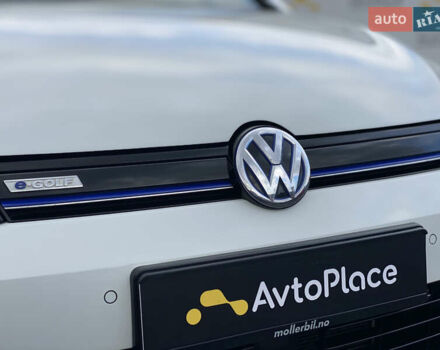 Белый Фольксваген e-Golf, объемом двигателя 0 л и пробегом 132 тыс. км за 9500 $, фото 61 на Automoto.ua