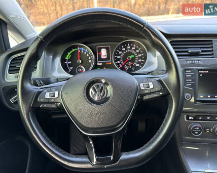 Белый Фольксваген e-Golf, объемом двигателя 0 л и пробегом 92 тыс. км за 7999 $, фото 15 на Automoto.ua