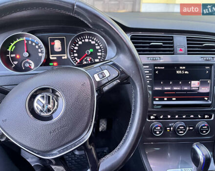 Белый Фольксваген e-Golf, объемом двигателя 0 л и пробегом 103 тыс. км за 11300 $, фото 11 на Automoto.ua