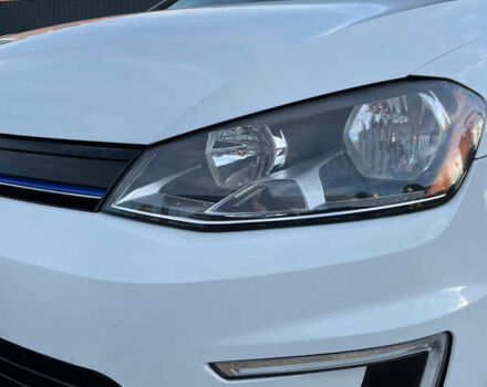 Белый Фольксваген e-Golf, объемом двигателя 0 л и пробегом 102 тыс. км за 7100 $, фото 2 на Automoto.ua