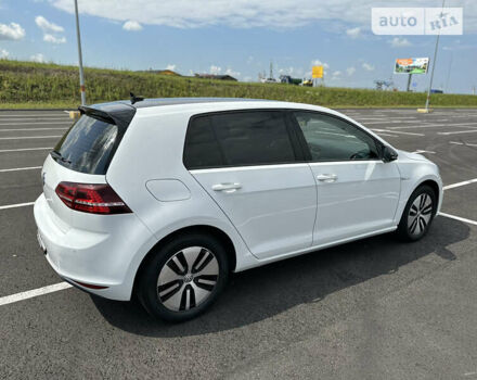 Белый Фольксваген e-Golf, объемом двигателя 0 л и пробегом 40 тыс. км за 15000 $, фото 5 на Automoto.ua