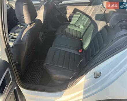 Белый Фольксваген e-Golf, объемом двигателя 0 л и пробегом 132 тыс. км за 10500 $, фото 7 на Automoto.ua