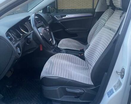 Белый Фольксваген e-Golf, объемом двигателя 0 л и пробегом 127 тыс. км за 9800 $, фото 8 на Automoto.ua