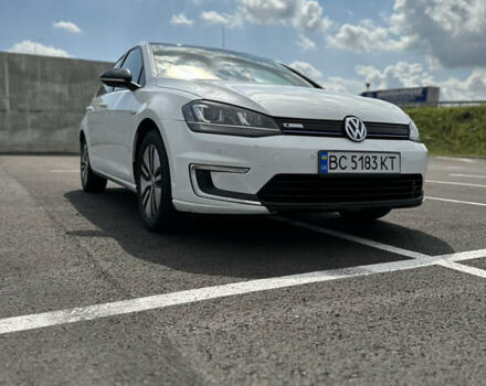 Белый Фольксваген e-Golf, объемом двигателя 0 л и пробегом 40 тыс. км за 15000 $, фото 17 на Automoto.ua