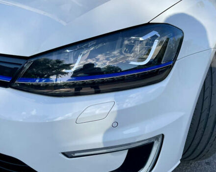 Белый Фольксваген e-Golf, объемом двигателя 0 л и пробегом 94 тыс. км за 10499 $, фото 4 на Automoto.ua