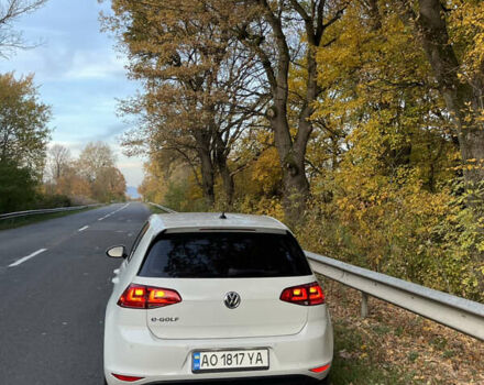 Белый Фольксваген e-Golf, объемом двигателя 0 л и пробегом 59 тыс. км за 9400 $, фото 11 на Automoto.ua