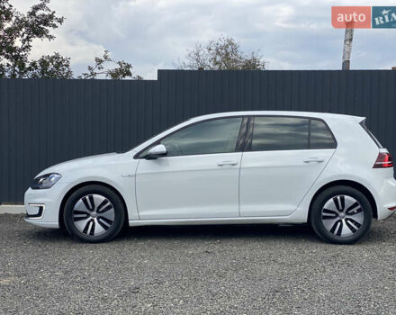 Белый Фольксваген e-Golf, объемом двигателя 0 л и пробегом 132 тыс. км за 9500 $, фото 44 на Automoto.ua