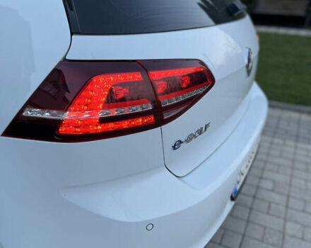 Белый Фольксваген e-Golf, объемом двигателя 0 л и пробегом 103 тыс. км за 11300 $, фото 4 на Automoto.ua