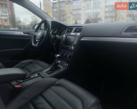 Белый Фольксваген e-Golf, объемом двигателя 0 л и пробегом 153 тыс. км за 8199 $, фото 8 на Automoto.ua