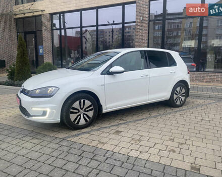 Белый Фольксваген e-Golf, объемом двигателя 0 л и пробегом 153 тыс. км за 8199 $, фото 2 на Automoto.ua