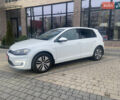 Белый Фольксваген e-Golf, объемом двигателя 0 л и пробегом 153 тыс. км за 8199 $, фото 2 на Automoto.ua