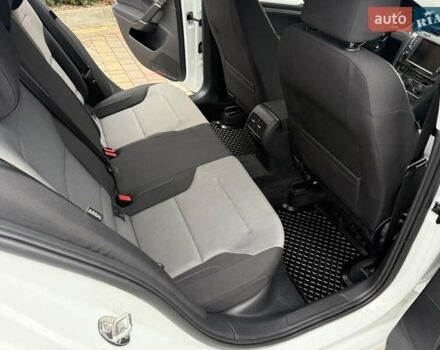 Білий Фольксваген e-Golf, об'ємом двигуна 0 л та пробігом 34 тис. км за 11999 $, фото 15 на Automoto.ua