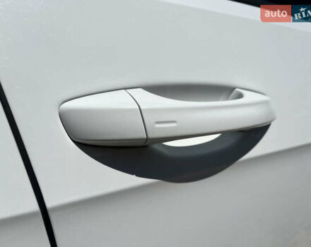 Белый Фольксваген e-Golf, объемом двигателя 0 л и пробегом 126 тыс. км за 9500 $, фото 12 на Automoto.ua