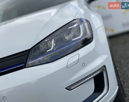 Белый Фольксваген e-Golf, объемом двигателя 0 л и пробегом 132 тыс. км за 9500 $, фото 60 на Automoto.ua
