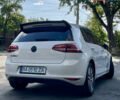 Белый Фольксваген e-Golf, объемом двигателя 0 л и пробегом 94 тыс. км за 10499 $, фото 2 на Automoto.ua