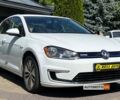 Белый Фольксваген e-Golf, объемом двигателя 24 л и пробегом 77 тыс. км за 10999 $, фото 1 на Automoto.ua