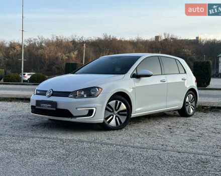 Белый Фольксваген e-Golf, объемом двигателя 0 л и пробегом 92 тыс. км за 7999 $, фото 2 на Automoto.ua