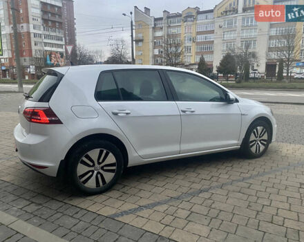 Белый Фольксваген e-Golf, объемом двигателя 0 л и пробегом 153 тыс. км за 8199 $, фото 4 на Automoto.ua