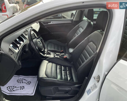 Белый Фольксваген e-Golf, объемом двигателя 0 л и пробегом 132 тыс. км за 9500 $, фото 99 на Automoto.ua