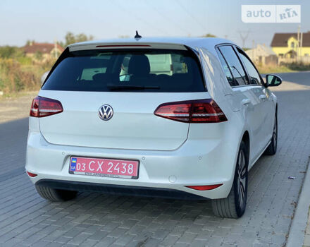 Белый Фольксваген e-Golf, объемом двигателя 0 л и пробегом 125 тыс. км за 13500 $, фото 35 на Automoto.ua