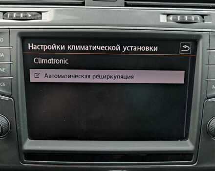 Белый Фольксваген e-Golf, объемом двигателя 0 л и пробегом 81 тыс. км за 8250 $, фото 23 на Automoto.ua