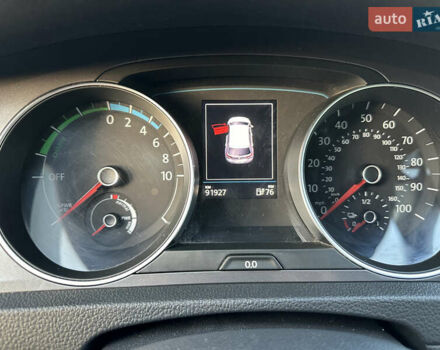 Белый Фольксваген e-Golf, объемом двигателя 0 л и пробегом 92 тыс. км за 7999 $, фото 21 на Automoto.ua