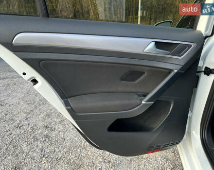 Белый Фольксваген e-Golf, объемом двигателя 0 л и пробегом 92 тыс. км за 7999 $, фото 12 на Automoto.ua