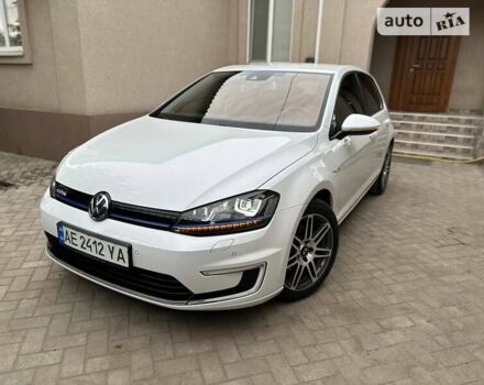 Белый Фольксваген e-Golf, объемом двигателя 0 л и пробегом 59 тыс. км за 13200 $, фото 8 на Automoto.ua