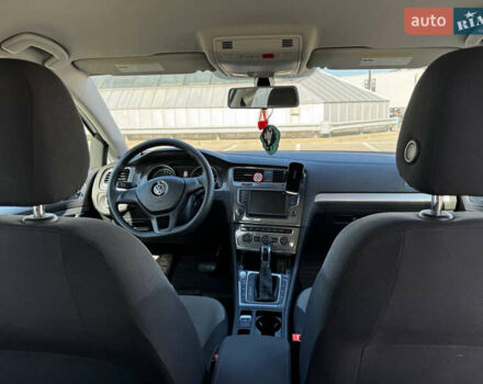 Белый Фольксваген e-Golf, объемом двигателя 0 л и пробегом 88 тыс. км за 8500 $, фото 10 на Automoto.ua