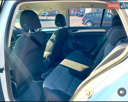 Белый Фольксваген e-Golf, объемом двигателя 0 л и пробегом 125 тыс. км за 9300 $, фото 7 на Automoto.ua
