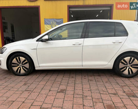 Белый Фольксваген e-Golf, объемом двигателя 0 л и пробегом 110 тыс. км за 8800 $, фото 29 на Automoto.ua