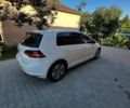 Белый Фольксваген e-Golf, объемом двигателя 0 л и пробегом 95 тыс. км за 8300 $, фото 13 на Automoto.ua