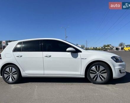 Белый Фольксваген e-Golf, объемом двигателя 0 л и пробегом 119 тыс. км за 8600 $, фото 11 на Automoto.ua