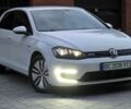 Белый Фольксваген e-Golf, объемом двигателя 0 л и пробегом 114 тыс. км за 10000 $, фото 1 на Automoto.ua