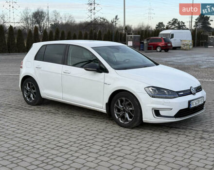 Білий Фольксваген e-Golf, об'ємом двигуна 0 л та пробігом 96 тис. км за 8900 $, фото 9 на Automoto.ua